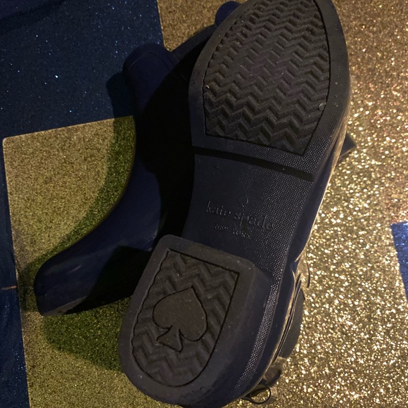 KATE SPADE DEEP NAVY POLKA DOT RAIN ANKLE Boots LUX GUC 1 FLAW - Picture 13 of 15